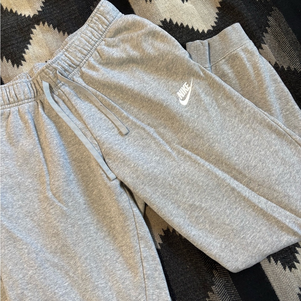 Nike Women’s Heather Gray Joggers Sweats, Size Small